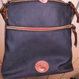 DOONEY & BOURKE WOMENS NAVY CROSSBODY